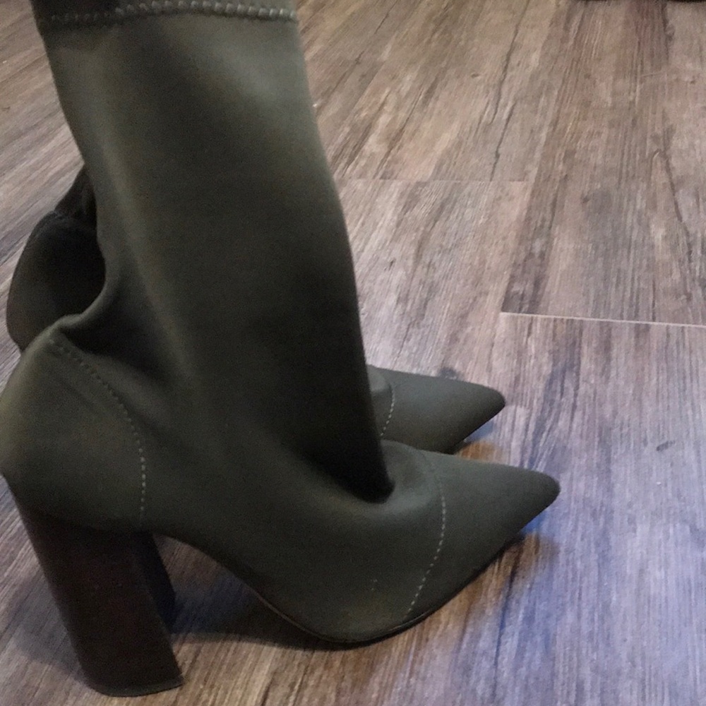Khaki Tony Bianco boots
